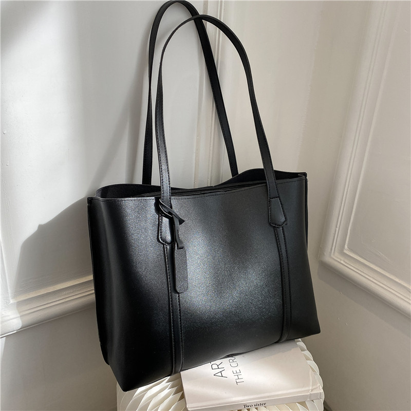 Klasyczna czarna torba typu to – Leather Work Handbags recenzja i cena